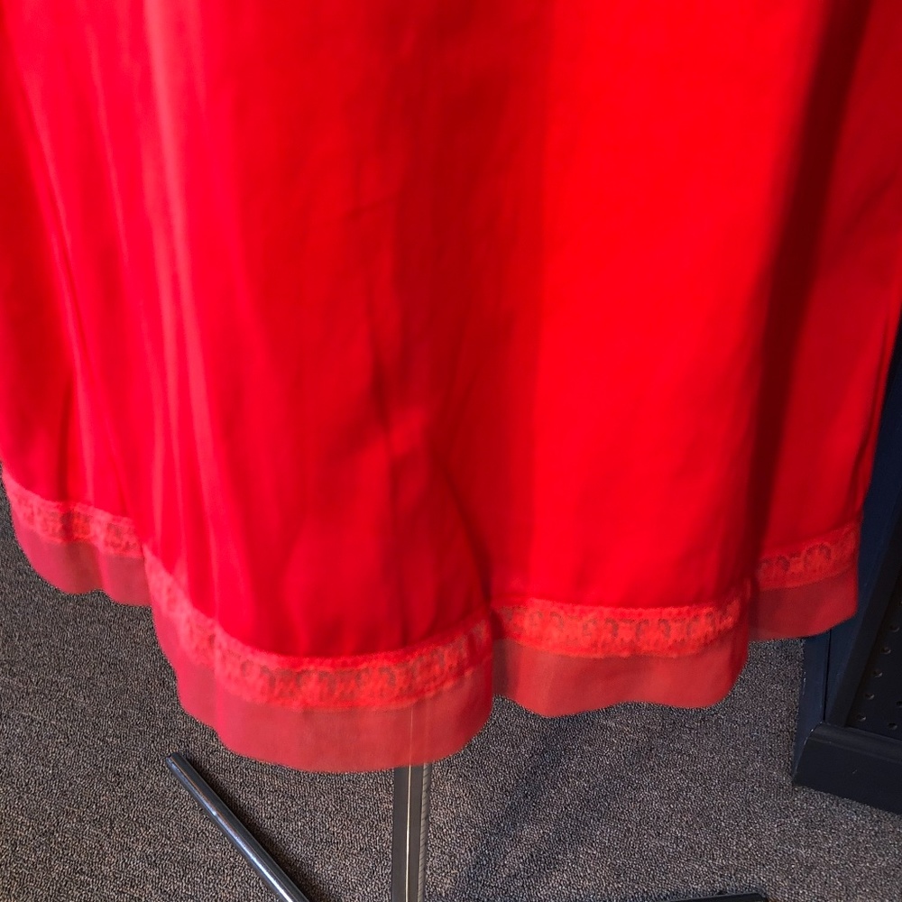 VINTAGE (NEVER WORN) CORAL MID-LENGTH SLIP DRESS - Picture 9 of 9